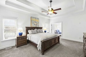 Interior - Lake Escape by Avantstay Lakefront, Private Dock (Mooresville)