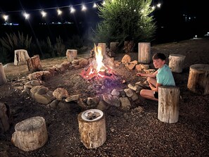Property grounds - Charming boutique hotel nestled on 20 acres alongside the enchanting Gunnison River! Whether you're here for fishing, wine tasting, or any adventure of your choice, our hotel is the perfect welcoming basecamp for your unforgettable experience. (Delta)