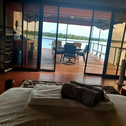 Family run rustic casita's on Lake Gatun; fish, swim, sup, kayak, or just relax!