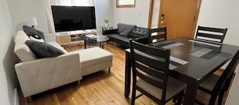 Cozy two bedroom Villa near downtown KC