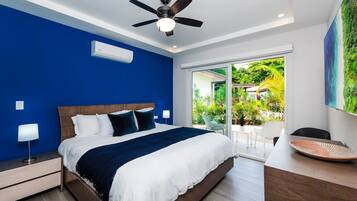 3 bedrooms, desk, iron/ironing board, travel crib