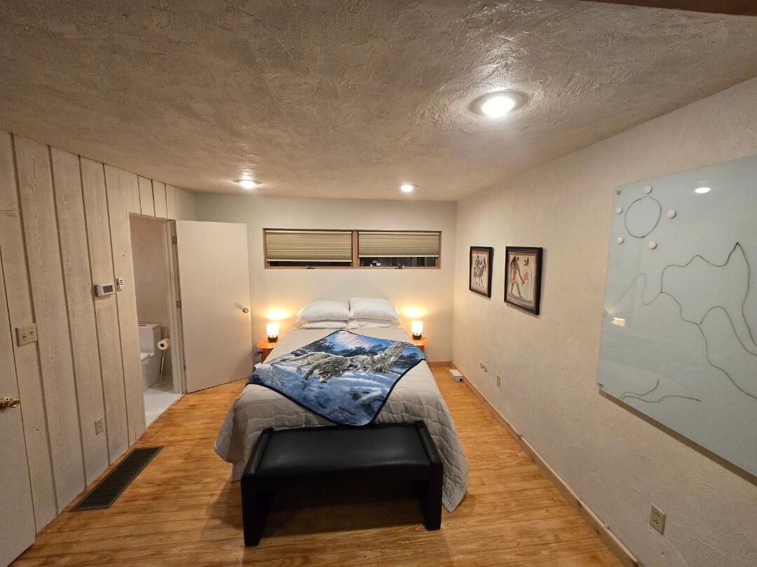 6 bedrooms, travel crib, free WiFi