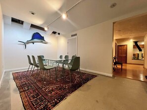 Dining - Spacious Hidden Gem in Athens OH (Athens)