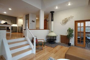 Fireplace - Spacious Hidden Gem in Athens OH (Athens)