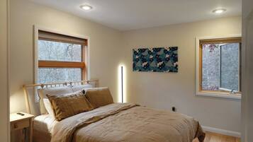 6 bedrooms, travel crib, free WiFi