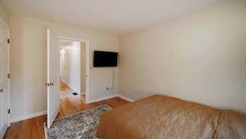 6 bedrooms, travel cot, free WiFi