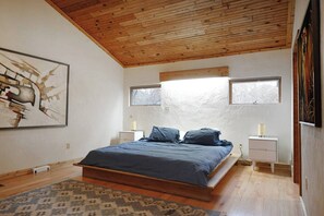6 室のベッドルーム、旅行用ベビーベッド、WiFi (無料)