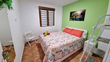 Economy Apartment | 4 bedrooms, Egyptian cotton sheets, premium bedding, memory foam beds