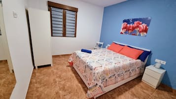 Economy Apartment | 4 bedrooms, Egyptian cotton sheets, premium bedding, memory foam beds