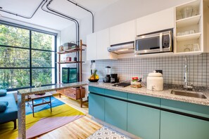 Full-sized fridge, microwave, blender, griddle - Casa Miravalle (Mexico City)