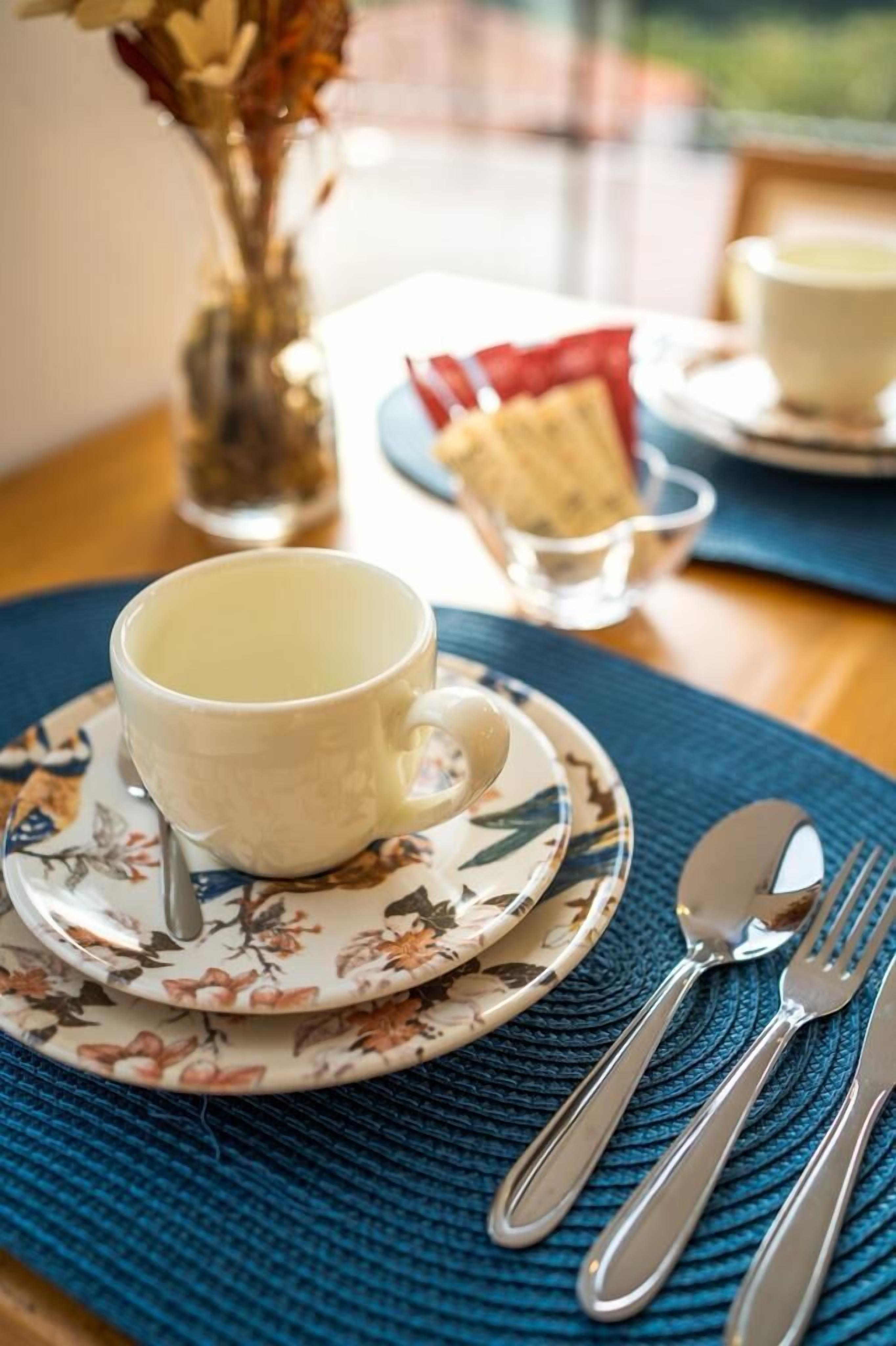 含每日吃到飽早餐