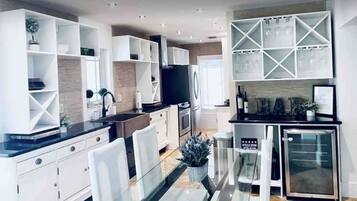 Fridge, microwave, stovetop