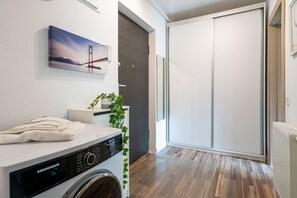 Interior - Cozy Studio near shopping centers (București)