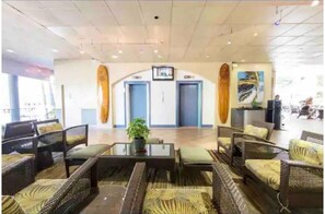 Lobby - Waikiki Ocean View Deluxe Studio (Honolulu)