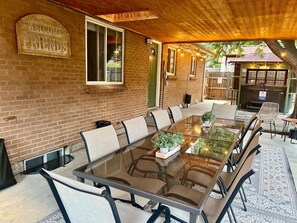 Outdoor dining - 5BR HotTub+Game Room| Red Rocks | Denver| Old Town (Arvada)