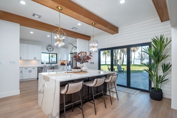 Dining - the LAKEHOUSE/Lake George/Boat Ramp Access/Luxe (Salt Springs)