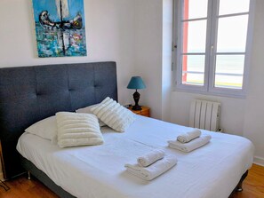 2 bedrooms, iron/ironing board