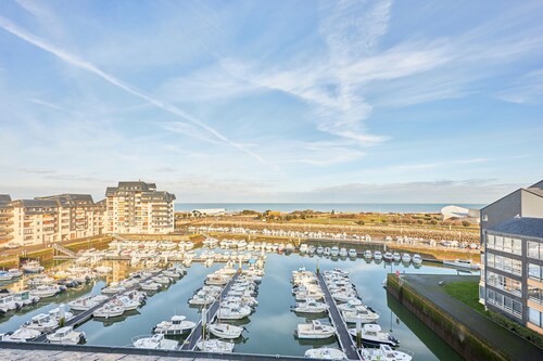 Le Répit - Vue port à 200m de la plage
