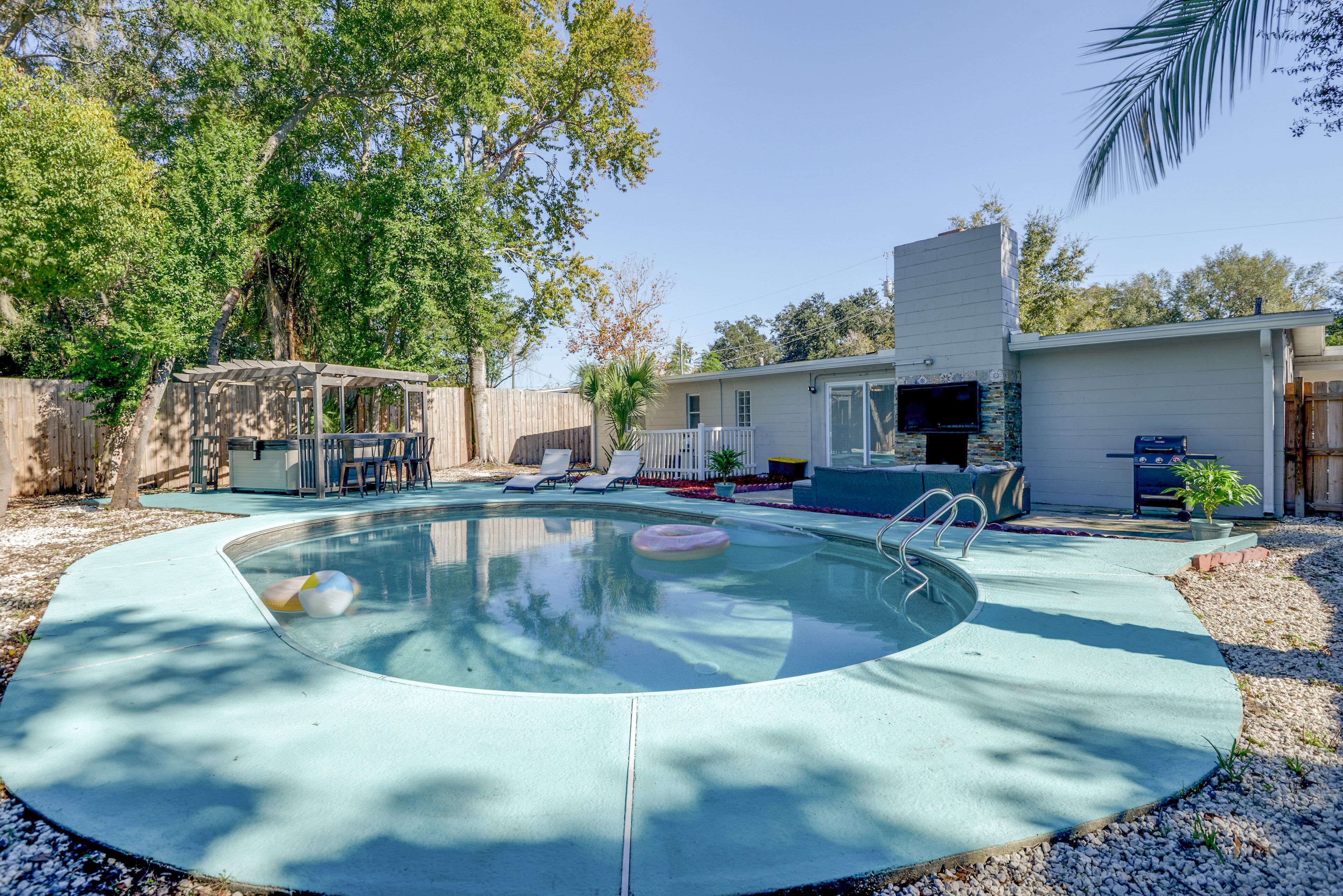 Orange Park Home w/ Private Pool, Hot Tub & Grill!