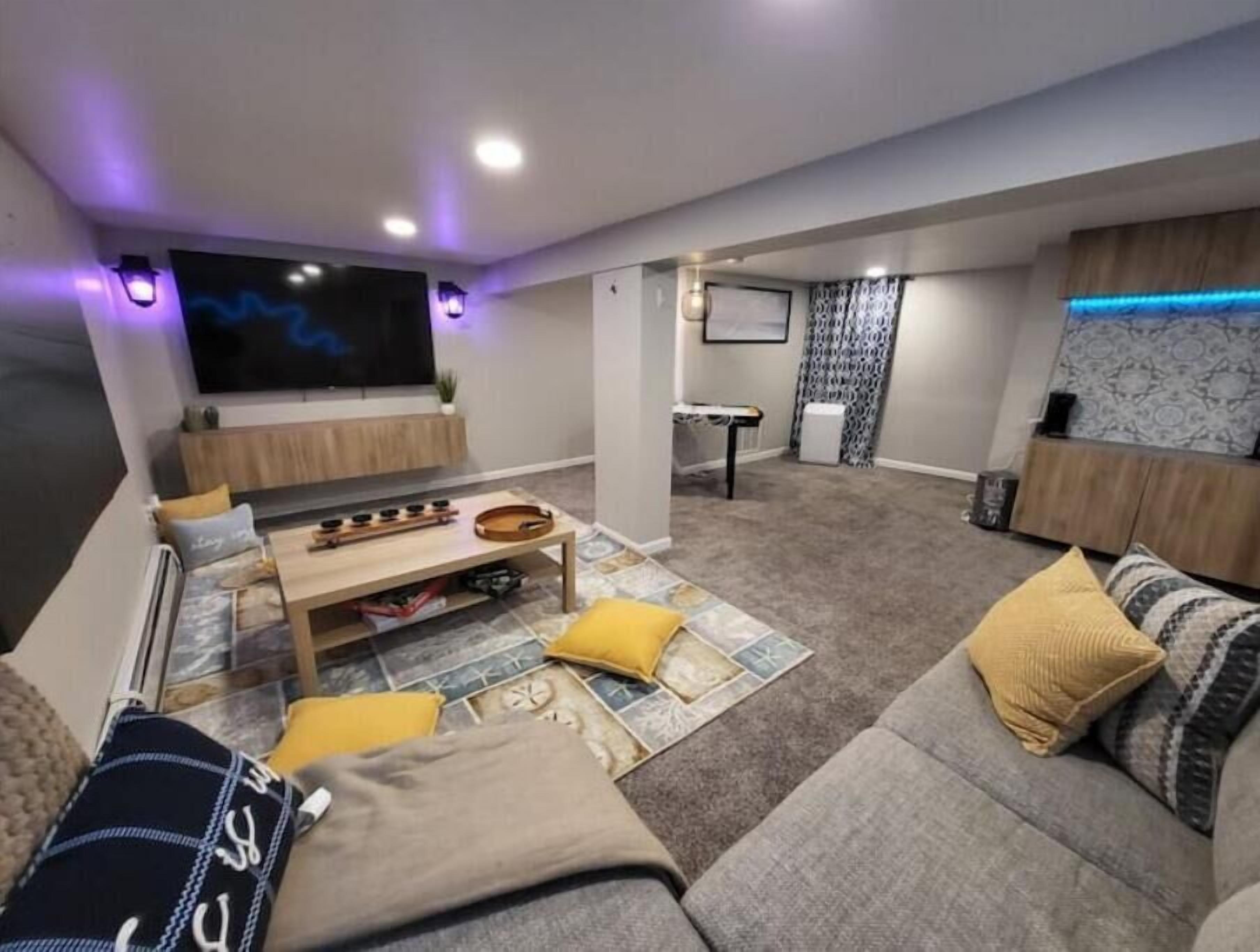 Spacious Home In the Cove