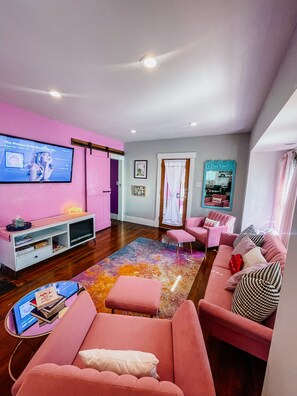 Smart-TV og peis