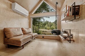 Interior - Lumen Nature Retreat | Cabin HYGGE-THORA (North Woodstock)