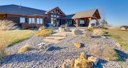 'Free Spirit Ranch' w/ Hot Tub & Mountain Views