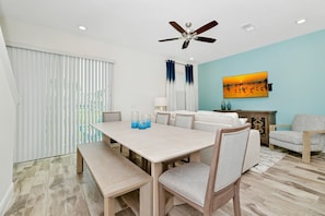 Dining - Lovely Villa near Disney with Margaritaville Resort & Island H20 Waterpark. (Kissimmee)