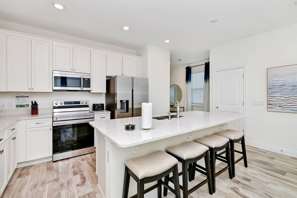 Kühlschrank, Ofen, Herdplatte, Geschirrspüler