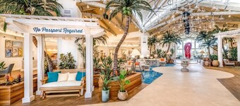 Comfy Cottage with Hot Tub near Disney with Margaritaville Resort & Island H2O.