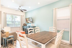 Dining - Dreamy Cottage with Private Pool near Disney and Margaritaville Resort & Island. (Kissimmee)