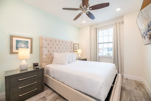 5 chambres, coffres-forts dans les chambres, fer et planche à repasser