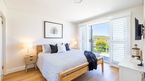 2 slaapkamers, een strijkplank/strijkijzer, reisbedje, gratis wifi