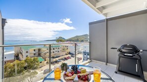 Property grounds - The Shoal, 508,  Bullecourt St - stunning views, air con, lift and Wi-Fi (Shoal Bay)