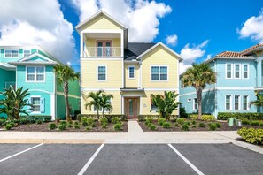 Exterior - Sunshine Cottage with Private Pool near Disney with Margaritaville Resort &. (Kissimmee)