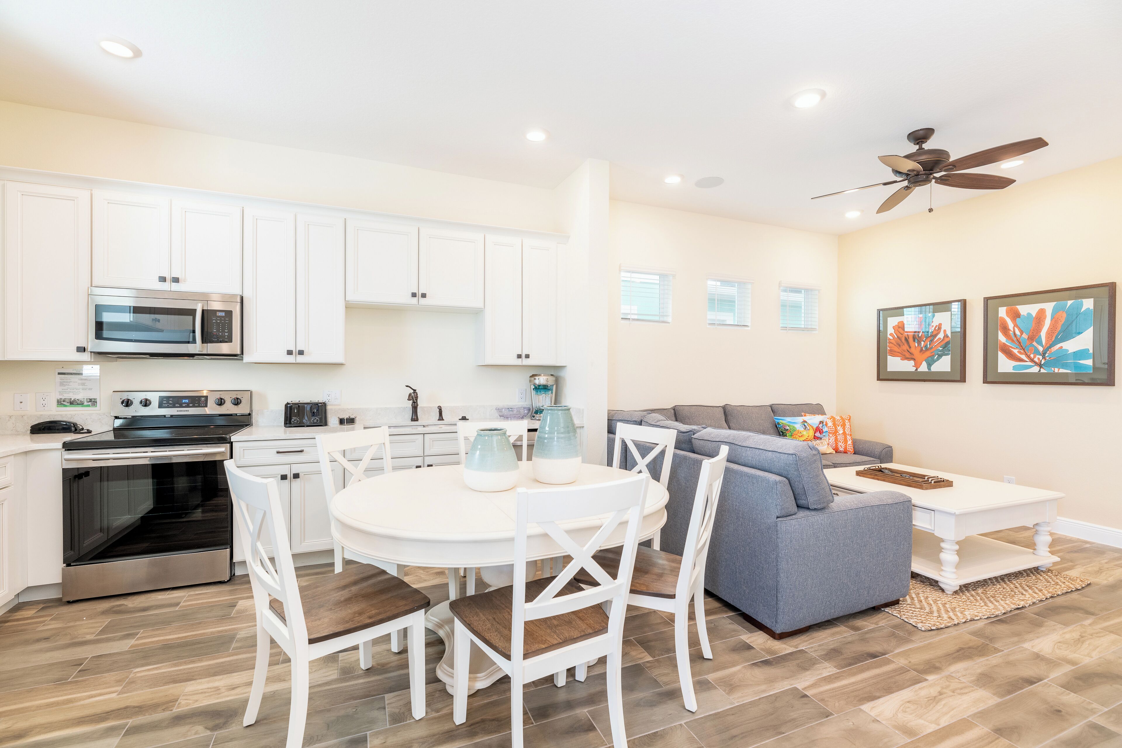 Frigorifero, forno, piano cottura, lavastoviglie