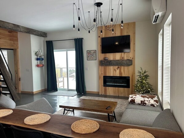 Smart-TV, Kamin