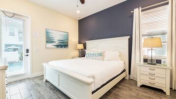 2 makuuhuonetta, tallelokero huoneessa, silitysrauta/-lauta