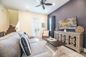 Smart TV - Dreamy Cottage near Disney with Margaritaville Resort & Island H20 Waterpark. (Kissimmee)