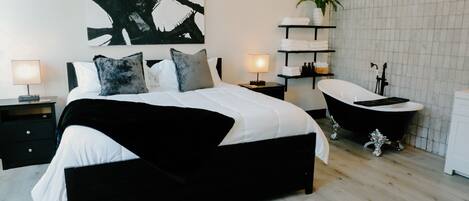 1 slaapkamer, een strijkplank/strijkijzer, wifi, beddengoed