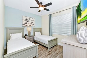 4 habitaciones, tabla de planchar con plancha, wifi y ropa de cama