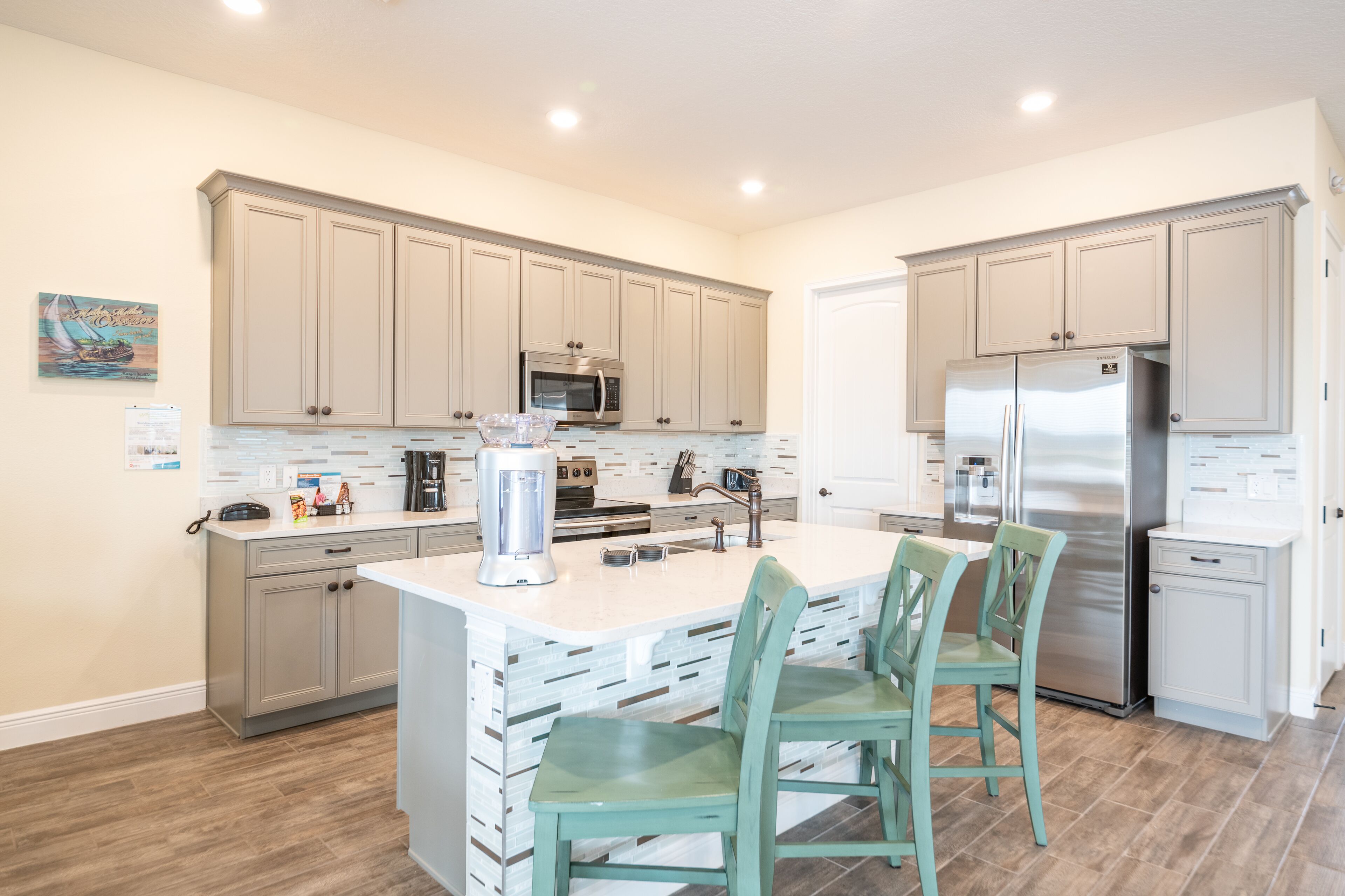 Refrigerador, horno, parrilla de estufa y lavavajillas 