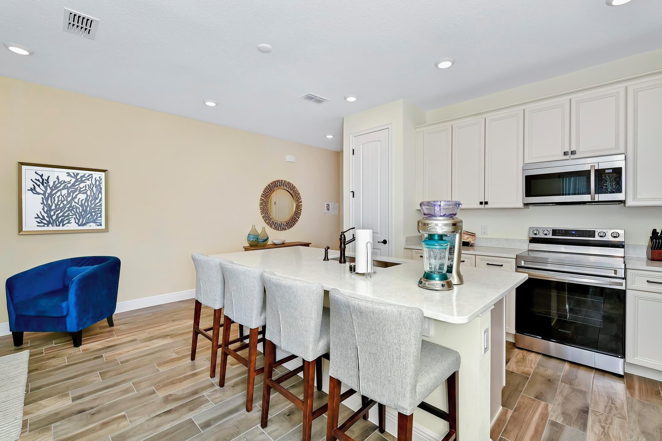 Geladeira, fogão, cooktop, lava-louças