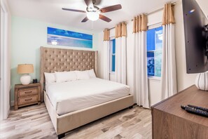 3 bedrooms, in-room safe, iron/ironing board, free WiFi - Pearly White Villa near Disney with Margaritaville Resort & Island H20. (Kissimmee)