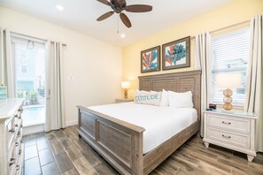 2 chambres, coffres-forts dans les chambres, fer et planche à repasser