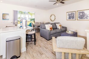 Smart TV - Beautiful Villa near Disney with Margaritaville Resort & Island H20 Waterpark. (Kissimmee)