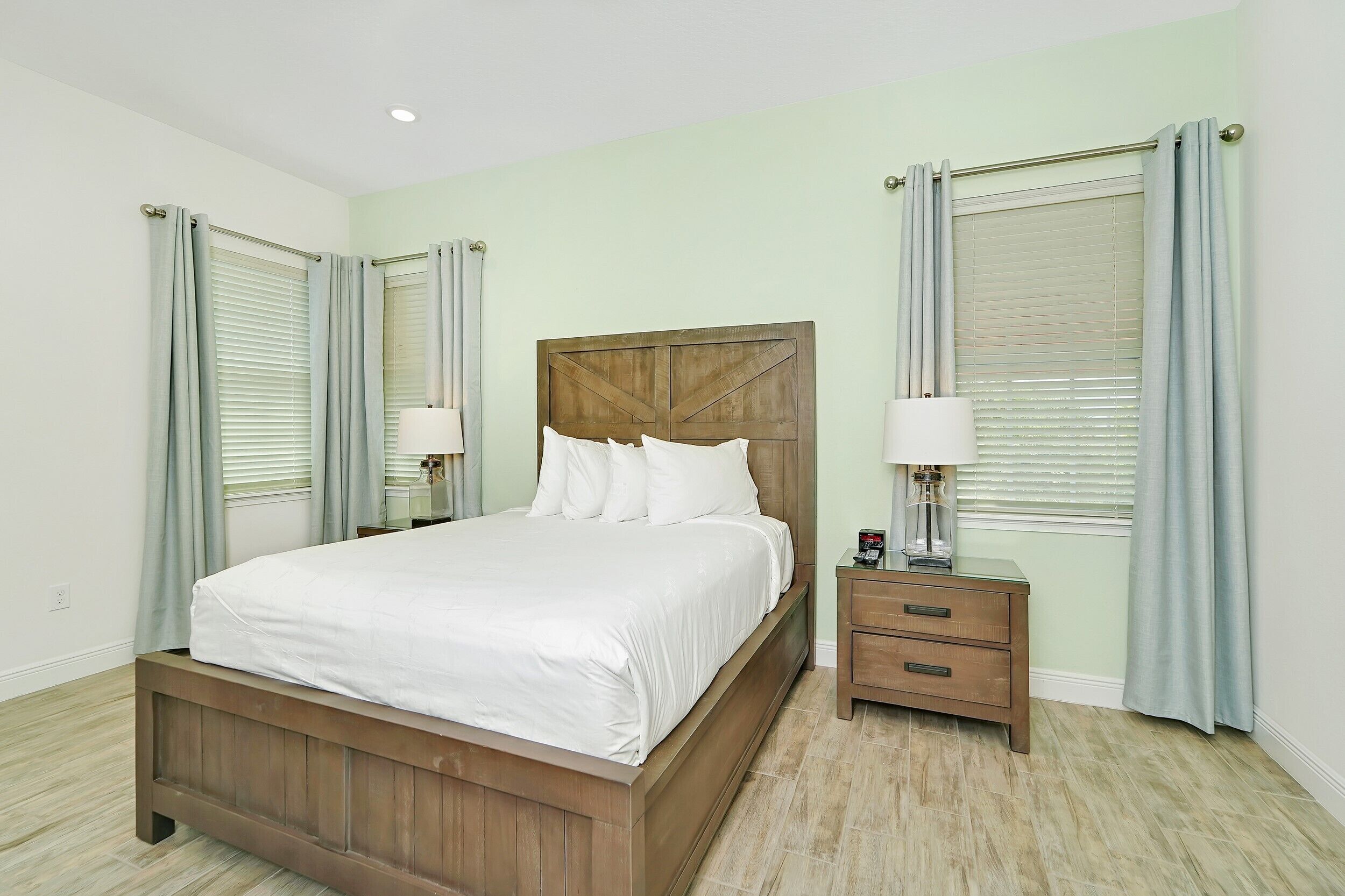 2 bedrooms, in-room safe, iron/ironing board, free WiFi