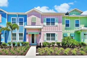 Exterior - Blossom Villa near Disney with Margaritaville Resort and Island H20 Waterpark. (Kissimmee)