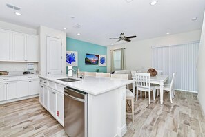 Réfrigérateur, four, plaque de cuisson, lave-vaisselle