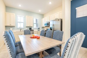 Dining - Shore to Please Cottage near Disney with Margaritaville Resort & Island H2O. (Kissimmee)